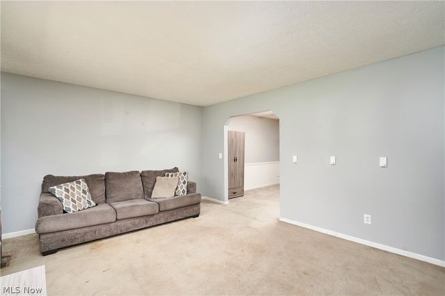 917 Proehl Drive, Barberton, OH 44203