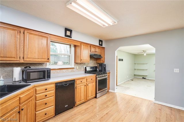 917 Proehl Drive, Barberton, OH 44203