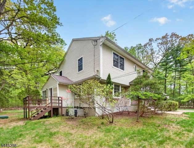 157 Grove St, Ramsey Boro, NJ 07446