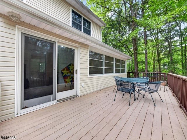 157 Grove St, Ramsey Boro, NJ 07446