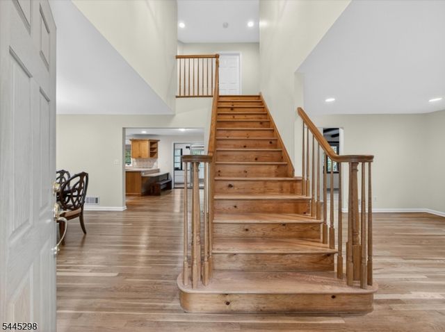 157 Grove St, Ramsey Boro, NJ 07446