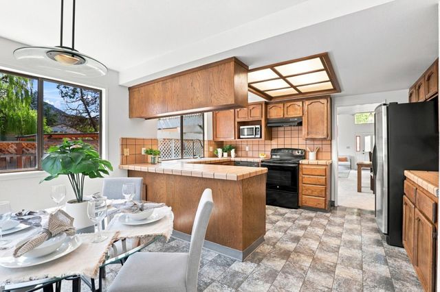 156 W Dunne Avenue, Morgan Hill, CA 95037
