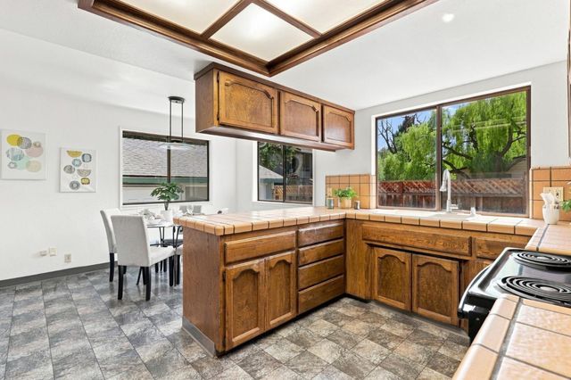 156 W Dunne Avenue, Morgan Hill, CA 95037
