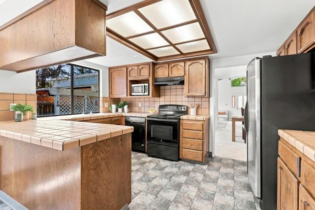 156 W Dunne Avenue, Morgan Hill, CA 95037