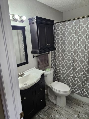 11901 E 27th Street, Tulsa, OK 74129