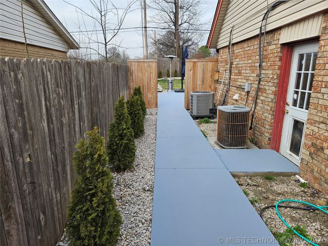 11901 E 27th Street, Tulsa, OK 74129