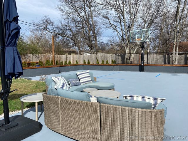 11901 E 27th Street, Tulsa, OK 74129