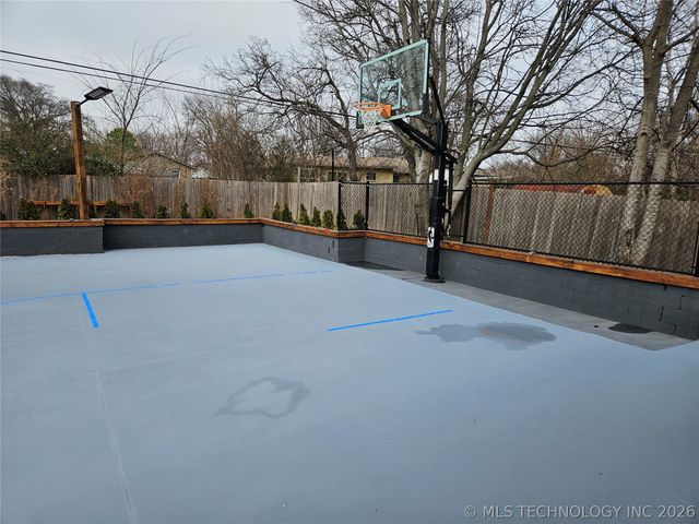 11901 E 27th Street, Tulsa, OK 74129