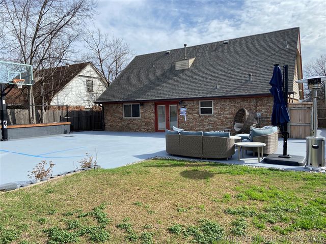 11901 E 27th Street, Tulsa, OK 74129