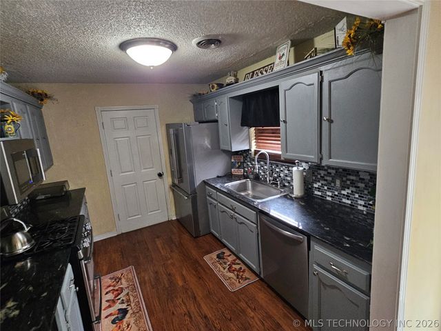 11901 E 27th Street, Tulsa, OK 74129