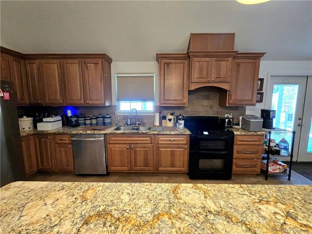 402 Shadow Arbor Circle, Somerville, TX 77879