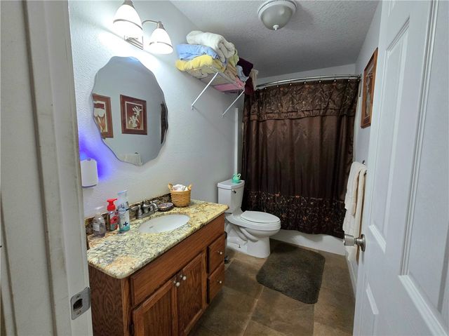 402 Shadow Arbor Circle, Somerville, TX 77879