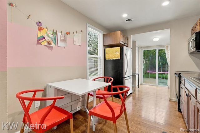 714 Devillen Avenue, Royal Oak, MI 48073