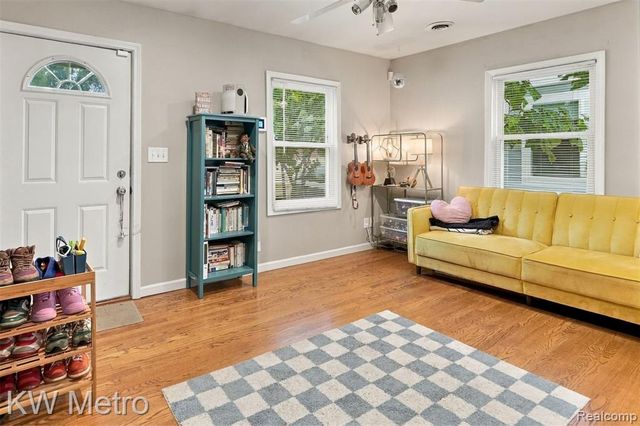 714 Devillen Avenue, Royal Oak, MI 48073