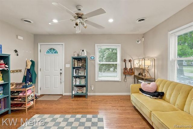 714 Devillen Avenue, Royal Oak, MI 48073