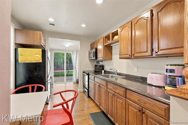 714 Devillen Avenue, Royal Oak, MI 48073