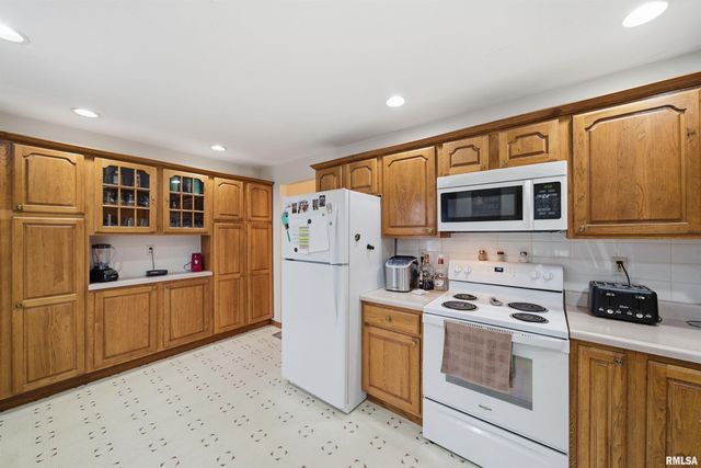 414 W PLACHER Court, Chillicothe, IL 61523