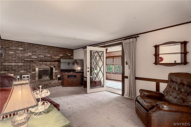 8010 Crestview Drive, Niagara, NY 14304