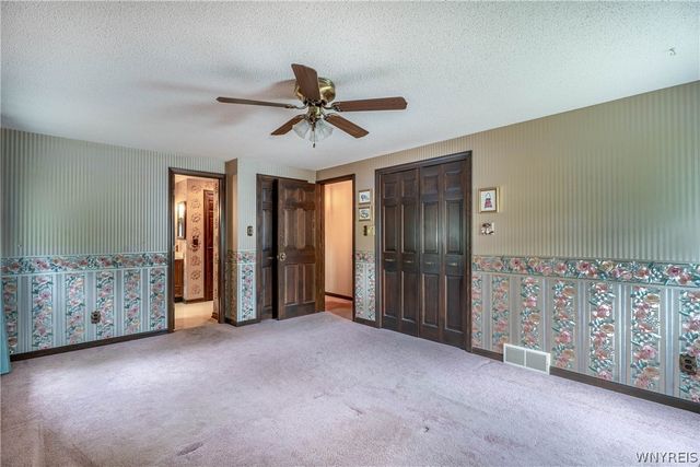 8010 Crestview Drive, Niagara, NY 14304