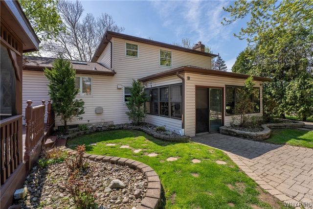 8010 Crestview Drive, Niagara, NY 14304