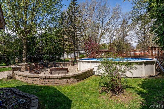 8010 Crestview Drive, Niagara, NY 14304