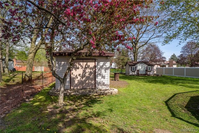 8010 Crestview Drive, Niagara, NY 14304