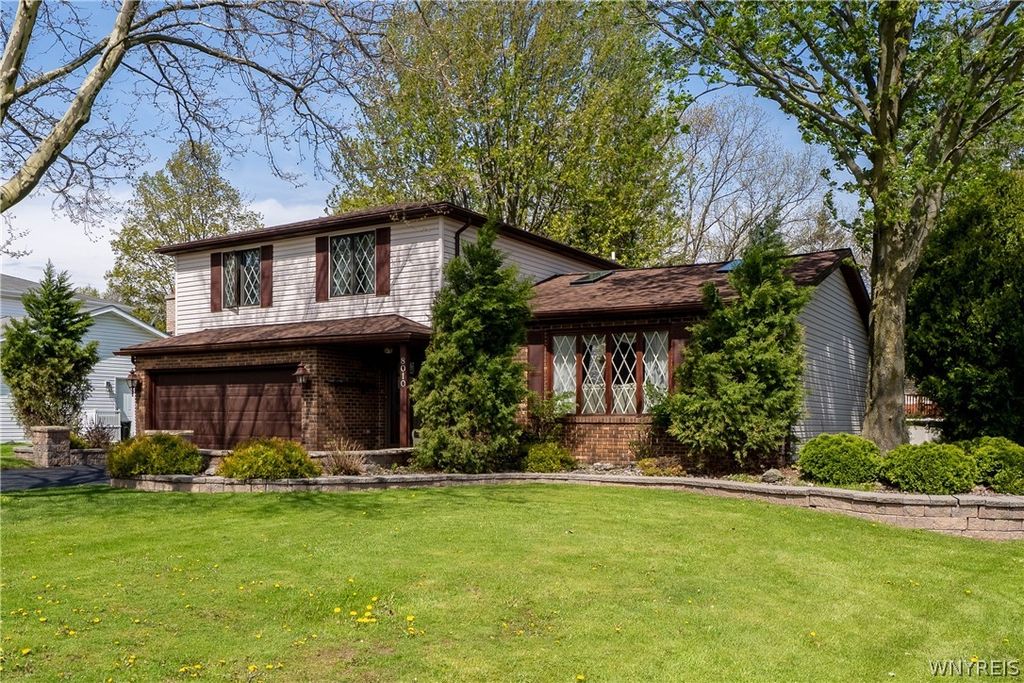 8010 Crestview Drive, Niagara, NY 14304