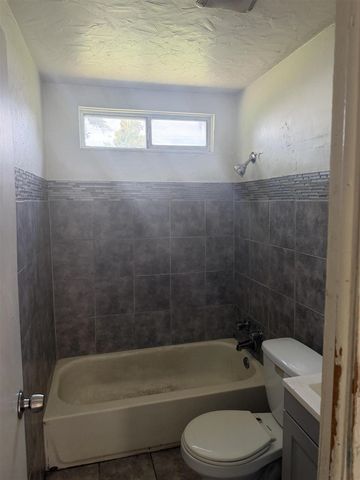 418 Franklin Road, Pontiac, MI 48341