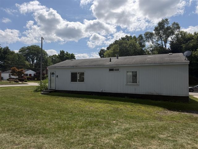 418 Franklin Road, Pontiac, MI 48341