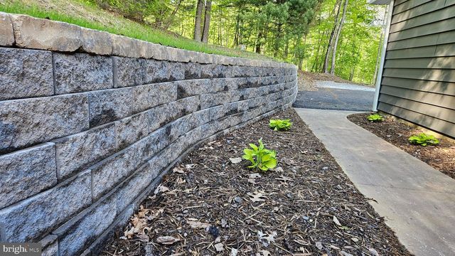 10315 TANGLEWOOD DR, Huntingdon, PA 16652