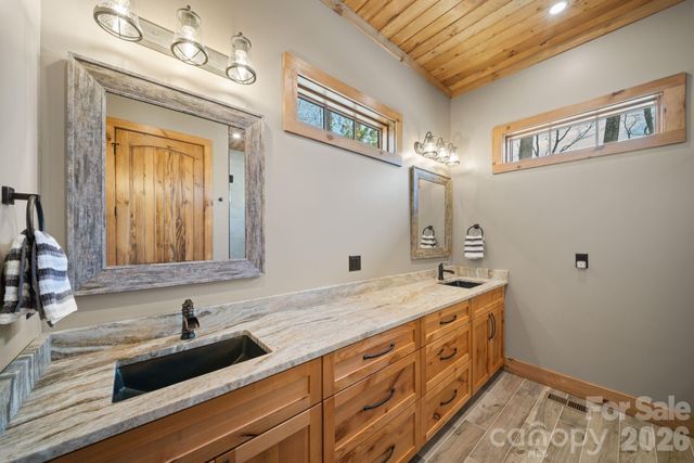 296 Austin Mountain Drive, Burnsville, NC 28714