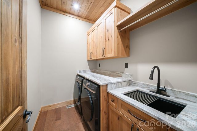 296 Austin Mountain Drive, Burnsville, NC 28714