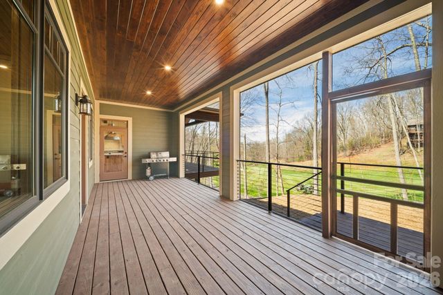 296 Austin Mountain Drive, Burnsville, NC 28714