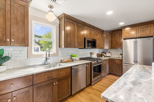 210 Promenade Street, Barrington, RI 02806