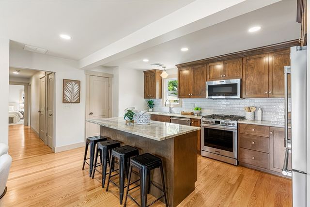210 Promenade Street, Barrington, RI 02806