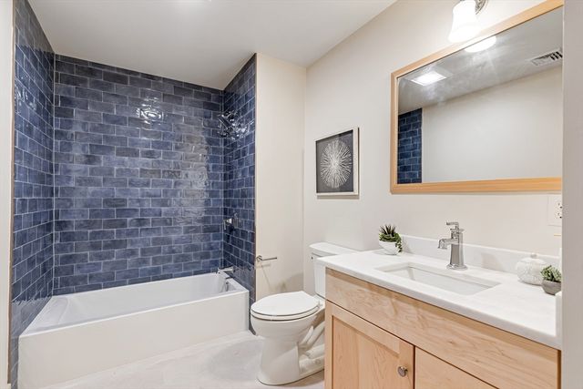 210 Promenade Street, Barrington, RI 02806