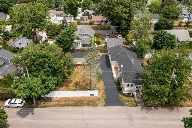 210 Promenade Street, Barrington, RI 02806