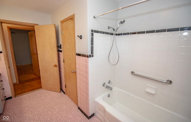 5502 Radnor Road, Indianapolis, IN 46226