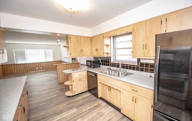 5502 Radnor Road, Indianapolis, IN 46226