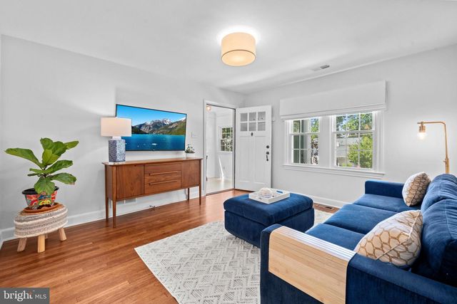 2909 FAIRMONT ST, Falls Church, VA 22042