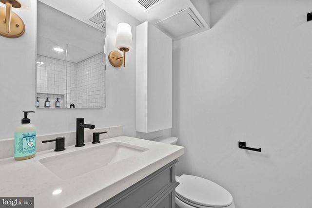 2909 FAIRMONT ST, Falls Church, VA 22042