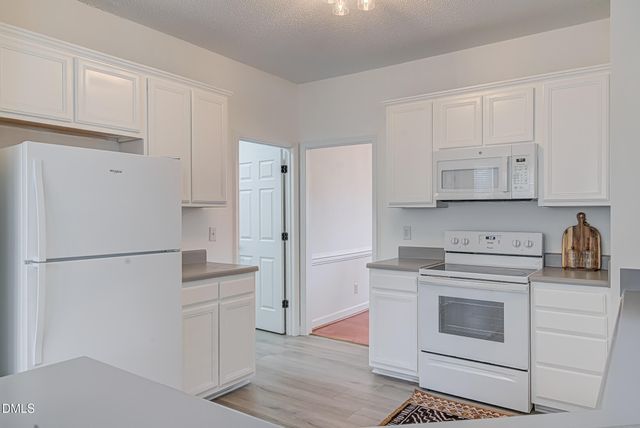 2517 Cambridge Road, Burlington, NC 27215