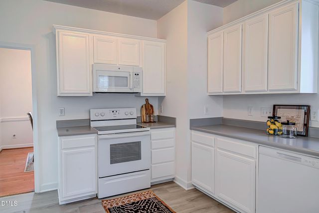 2517 Cambridge Road, Burlington, NC 27215