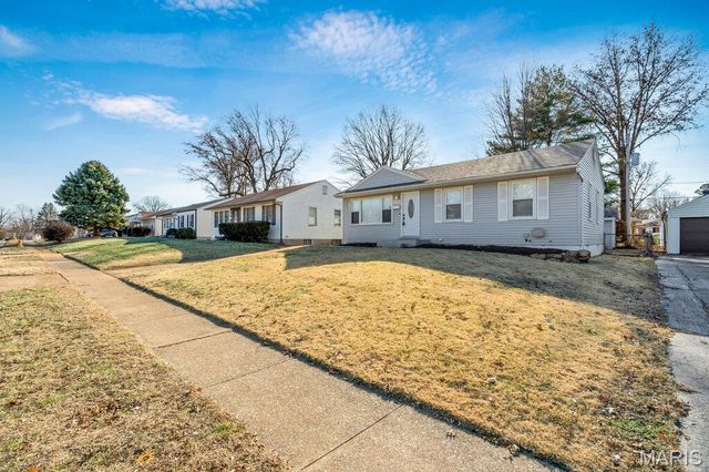 10738 Saint Cosmas Lane, St Ann, MO 63074