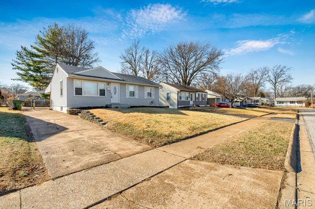 10738 Saint Cosmas Lane, St Ann, MO 63074