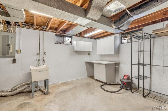 10738 Saint Cosmas Lane, St Ann, MO 63074