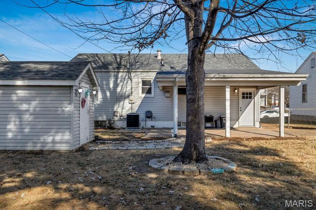 10738 Saint Cosmas Lane, St Ann, MO 63074