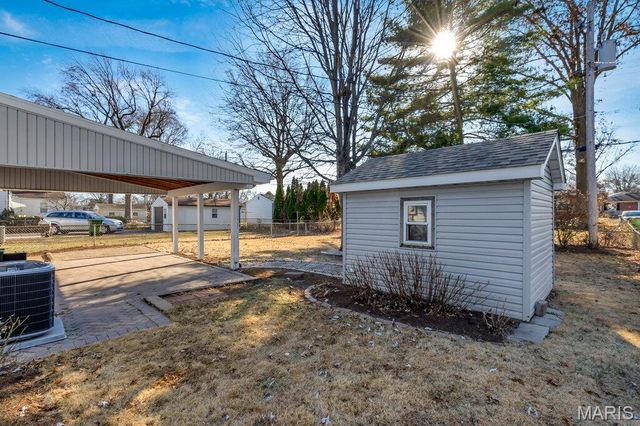 10738 Saint Cosmas Lane, St Ann, MO 63074