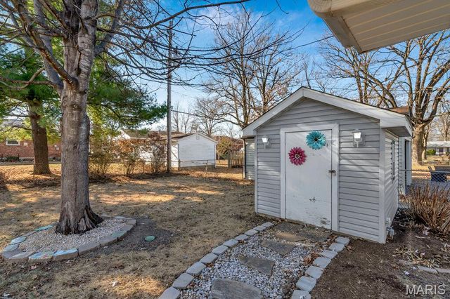 10738 Saint Cosmas Lane, St Ann, MO 63074