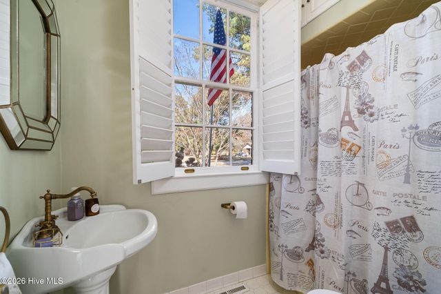 512 E Hill Street, Warsaw, NC 28398